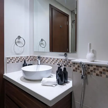 Luxury 2Br Apartment With Burj View Gym & Pool Dubai Exterior photo
