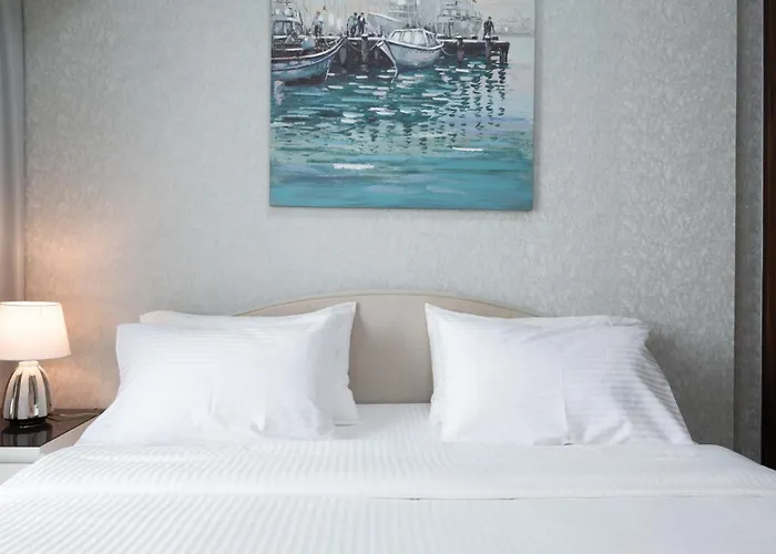 Luxury 2Br Apartment With Burj View Gym & Pool