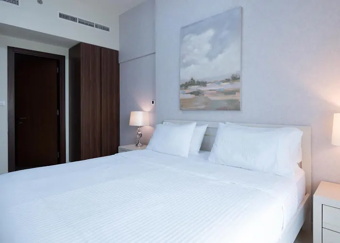 Luxury 2Br Apartment With Burj View Gym & Pool