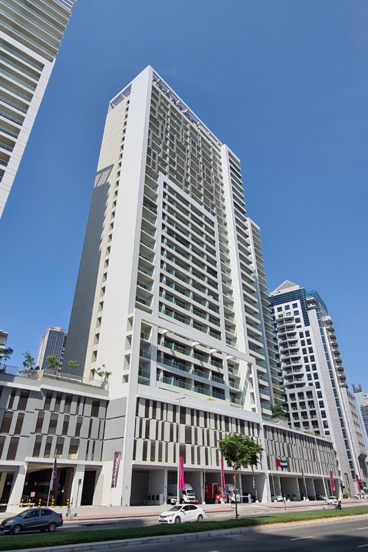 شقة Luxury 2br With Burj View Gym & Pool