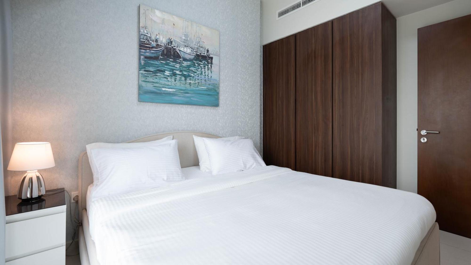 شقة Luxury 2br With Burj View Gym & Pool