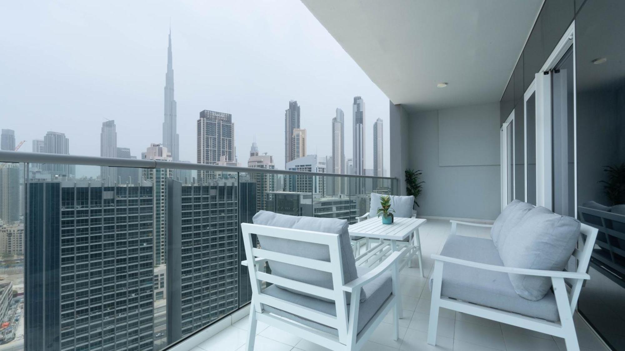Luxury 2br With Burj View Gym & Pool Apartment Dubai