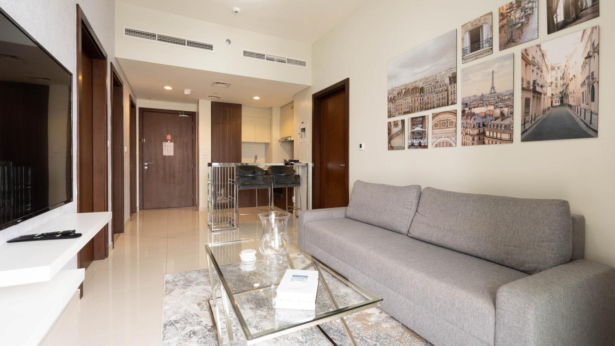 Luxury 2br With Burj View Gym & Pool * Dubai