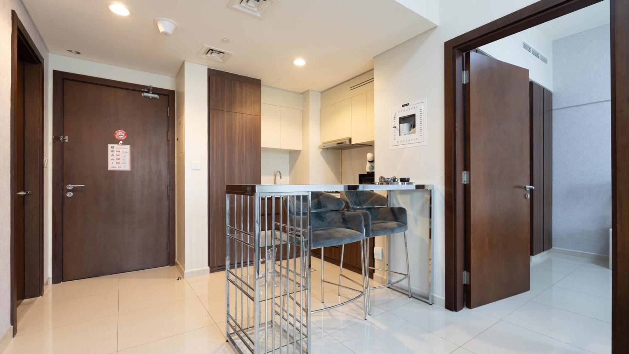 Luxury 2br With Burj View Gym & Pool