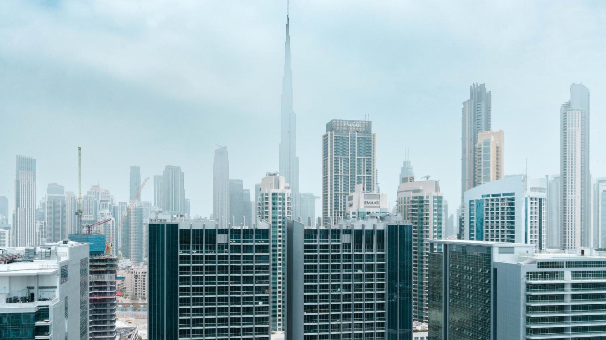 Apartment Luxury 2br With Burj View Gym & Pool *