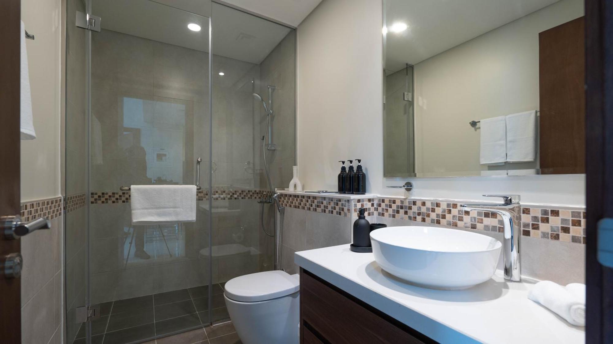 Luxury 2br With Burj View Gym & Pool Dubai