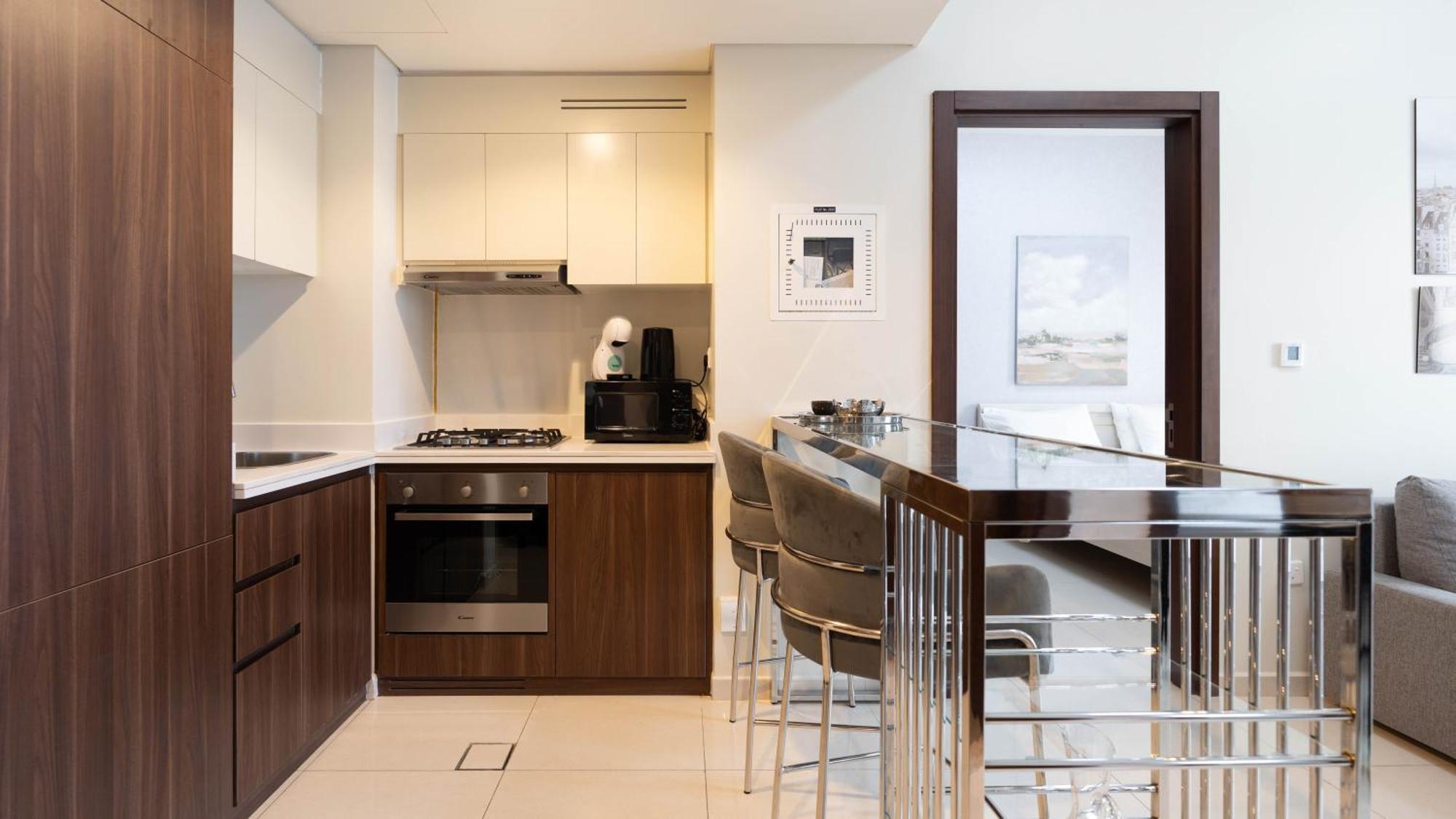 Luxury 2br With Burj View Gym & Pool Apartment Dubai